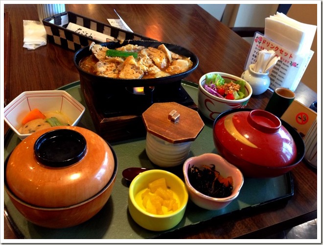 和麺カフェ 花ごよみ 若どりの山賊焼き定食